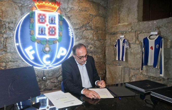 而是谁决策 而是谁决策